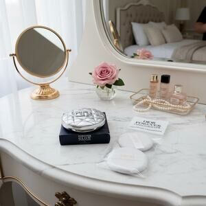 Dior Forever Glow Luminizer 05 Blue Strobe & Dior Powder Puffs